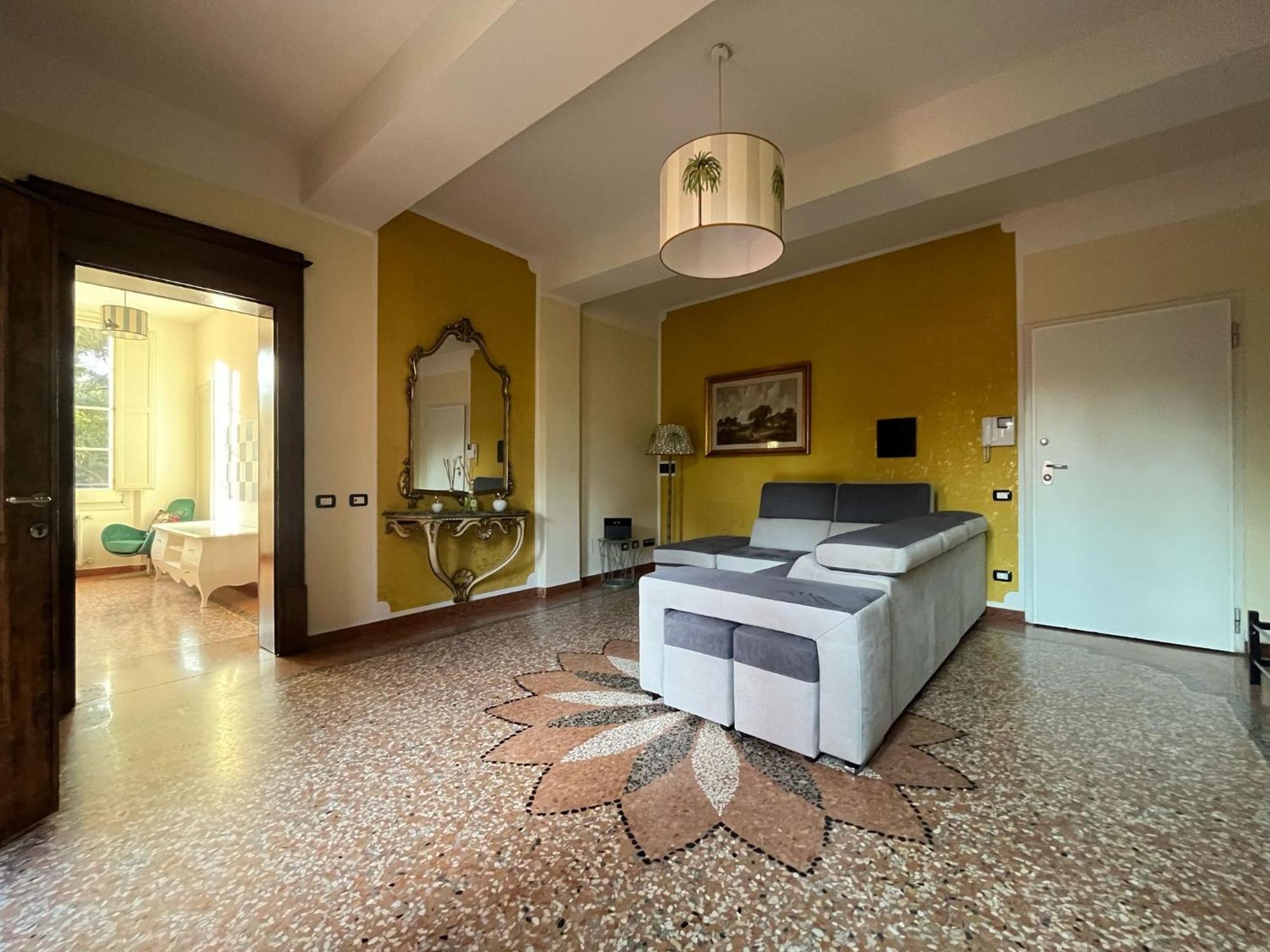 Saragozza Flat & Secret Garden Apartment โบโลญญา ภายนอก รูปภาพ