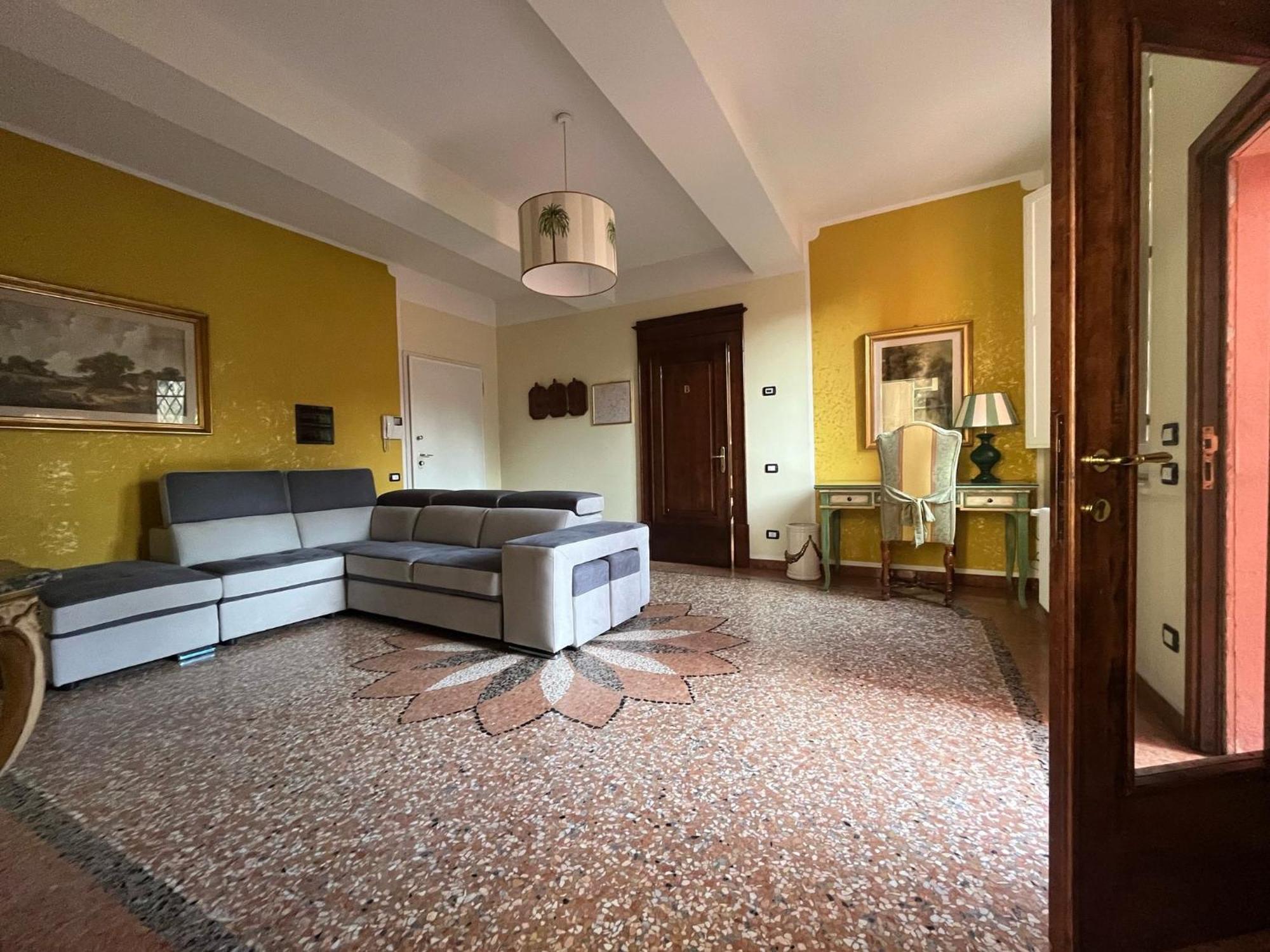 Saragozza Flat & Secret Garden Apartment โบโลญญา ภายนอก รูปภาพ